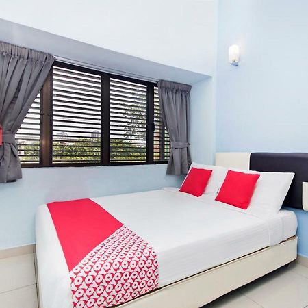 Oyo 220 Hotel Sri Maluri Kuala Lumpur Kültér fotó