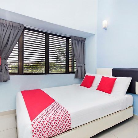 Oyo 220 Hotel Sri Maluri Kuala Lumpur Kültér fotó