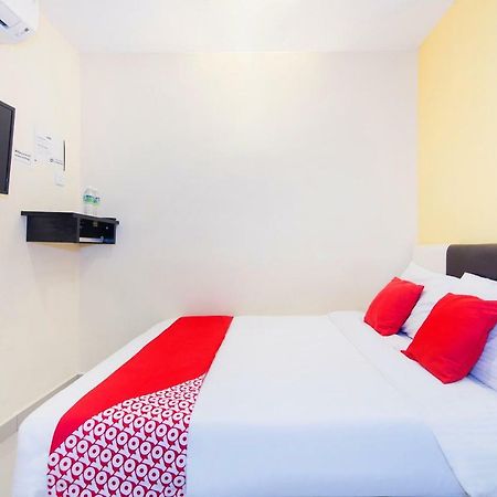 Oyo 220 Hotel Sri Maluri Kuala Lumpur Kültér fotó