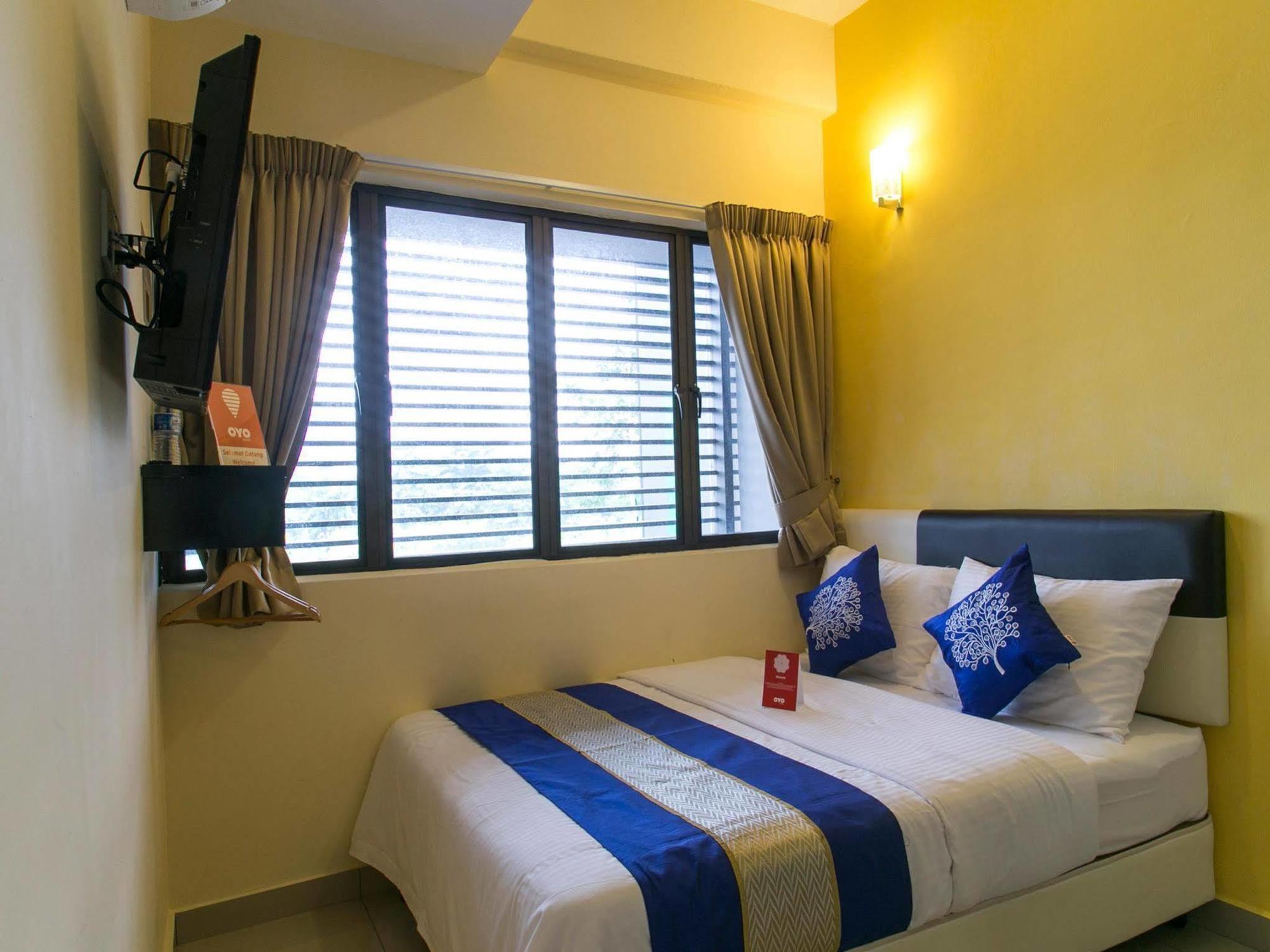 Oyo 220 Hotel Sri Maluri Kuala Lumpur Kültér fotó