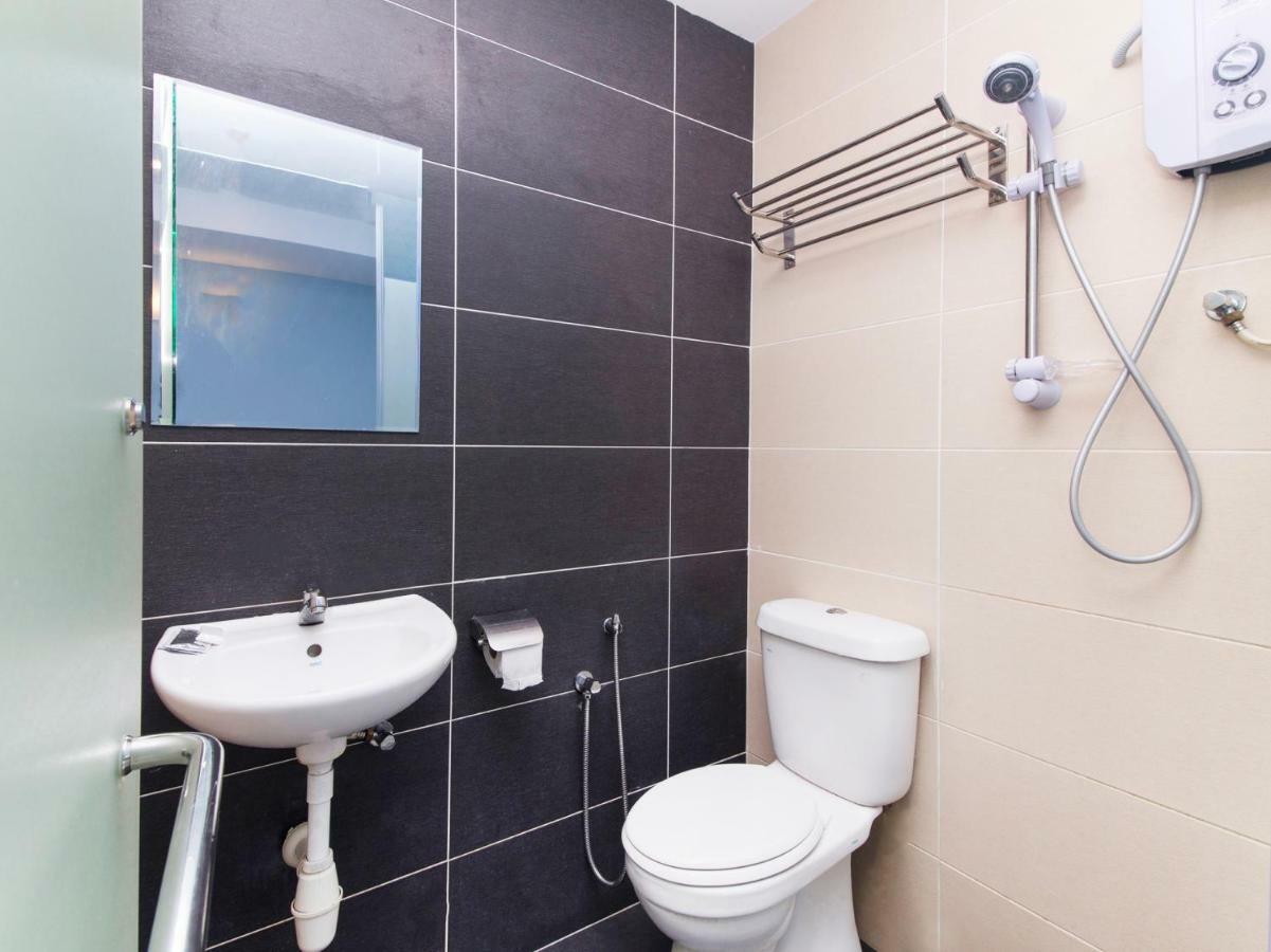 Oyo 220 Hotel Sri Maluri Kuala Lumpur Kültér fotó