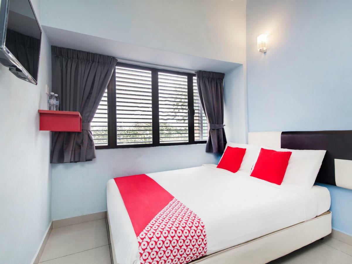 Oyo 220 Hotel Sri Maluri Kuala Lumpur Kültér fotó