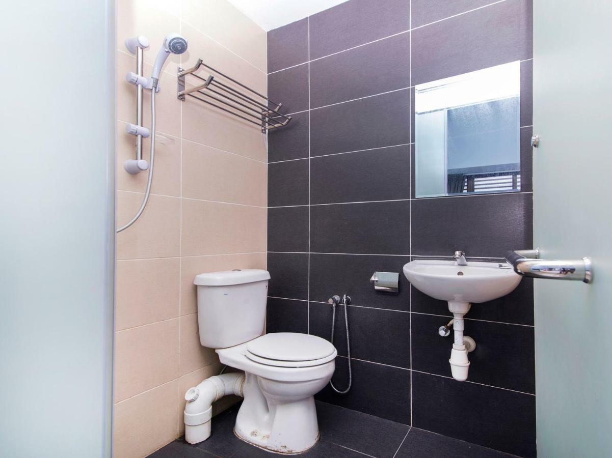 Oyo 220 Hotel Sri Maluri Kuala Lumpur Kültér fotó