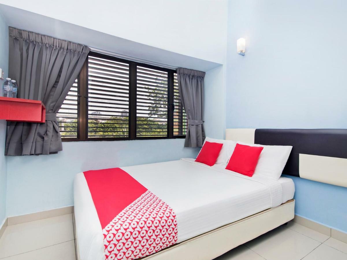 Oyo 220 Hotel Sri Maluri Kuala Lumpur Kültér fotó