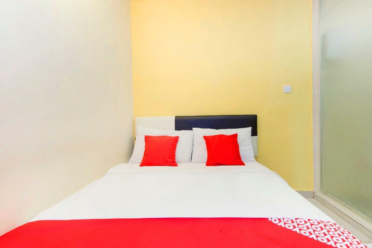 Oyo 220 Hotel Sri Maluri Kuala Lumpur Kültér fotó