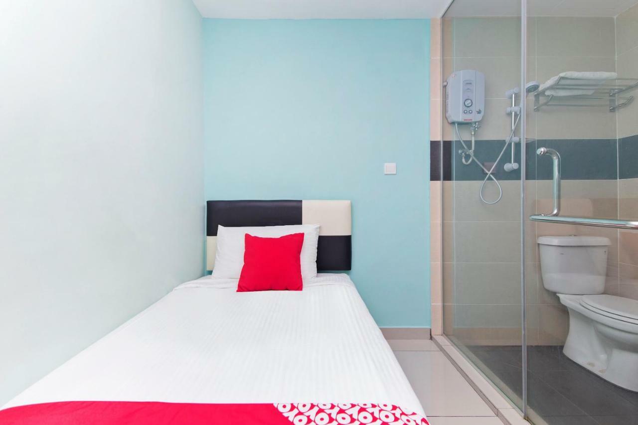 Oyo 220 Hotel Sri Maluri Kuala Lumpur Kültér fotó